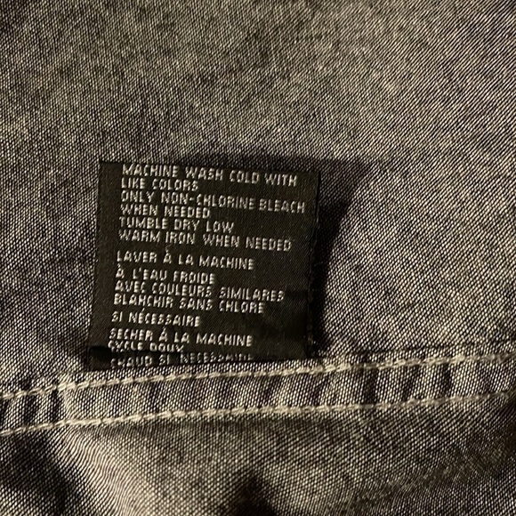 For Him London M heathered gray shirt with pearly snaps and front pockets - Picture 3 of 7